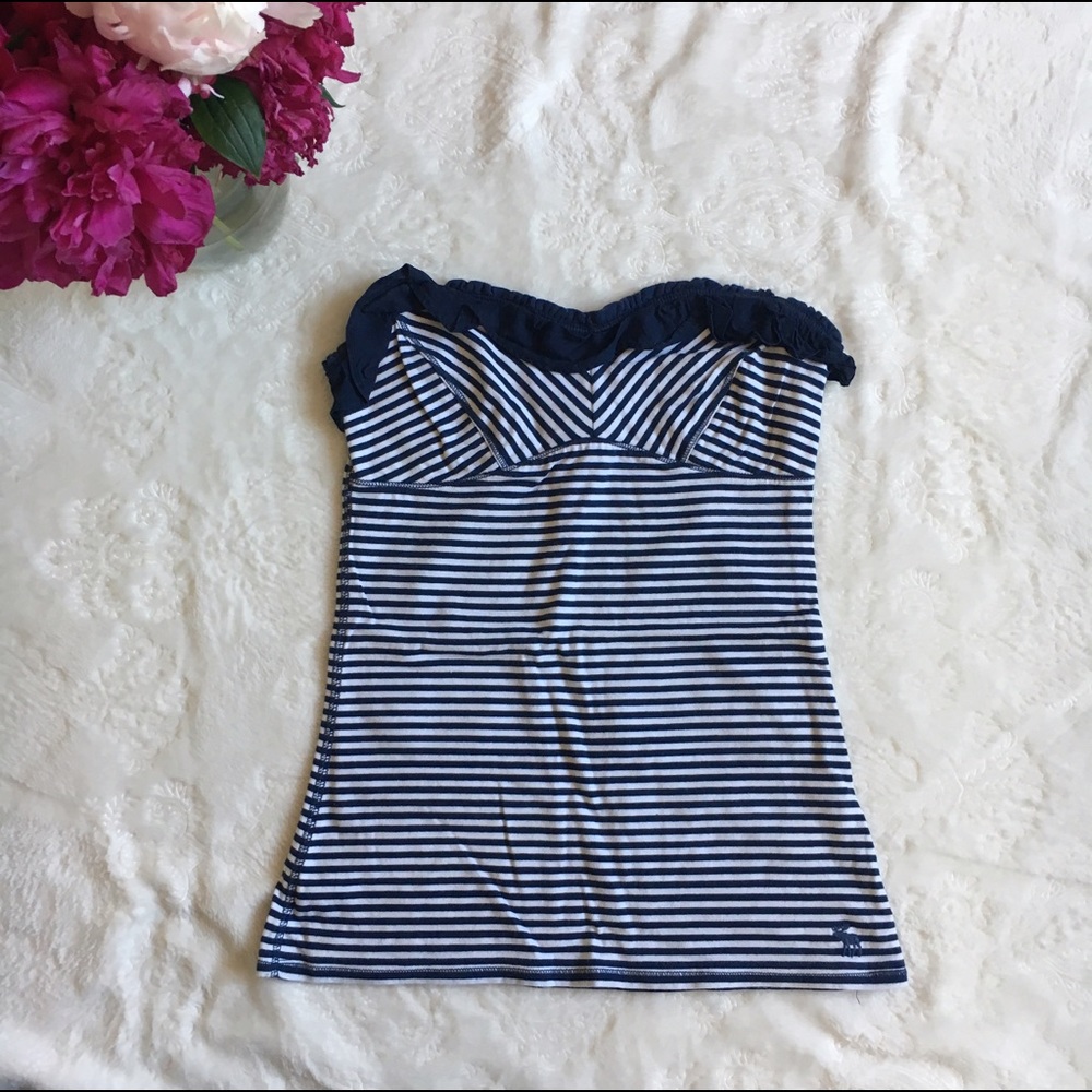 ⚓️ Ruffled Strapless Striped Top