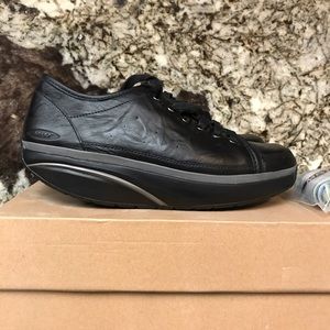 MBT Nafasi leather walking shoes