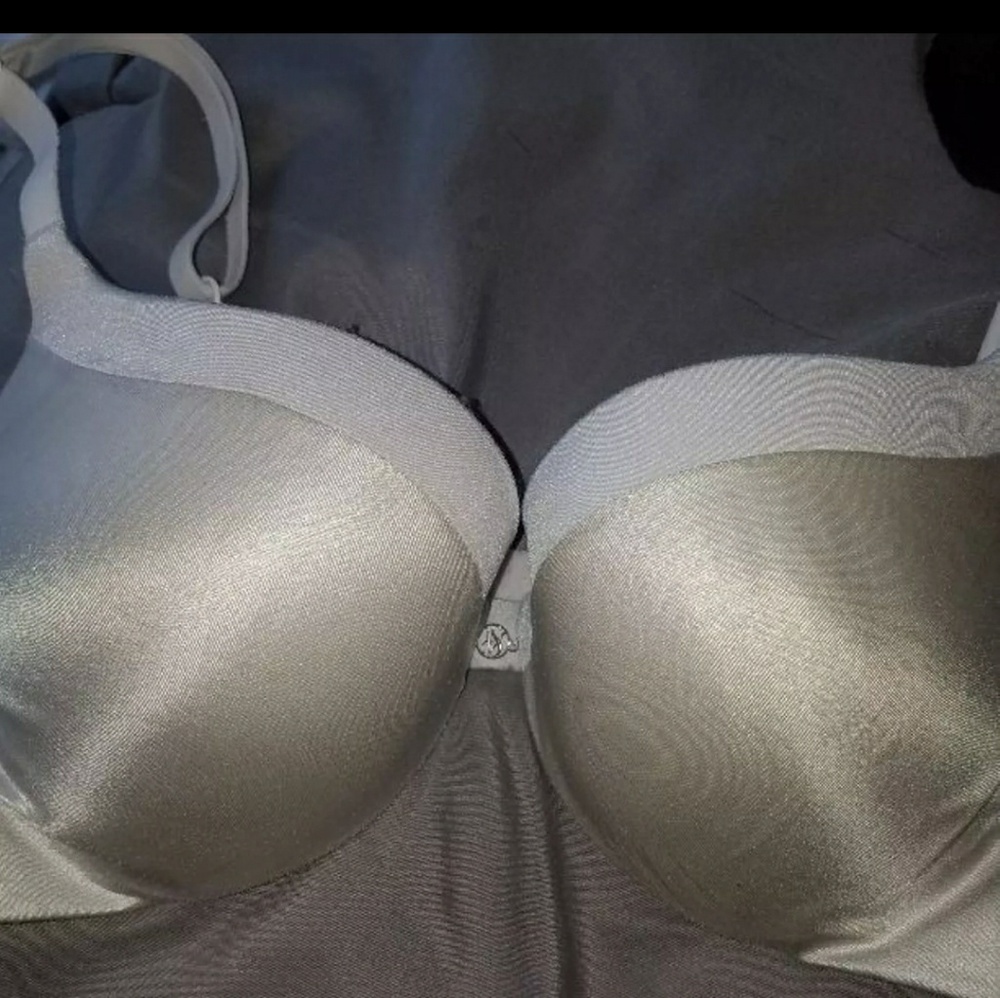 Victoria secret push up, add 1 1/2 cup size bra34B