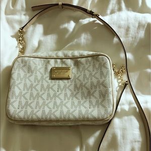Michael Kors Jet Set Vanilla Signature Crossbody
