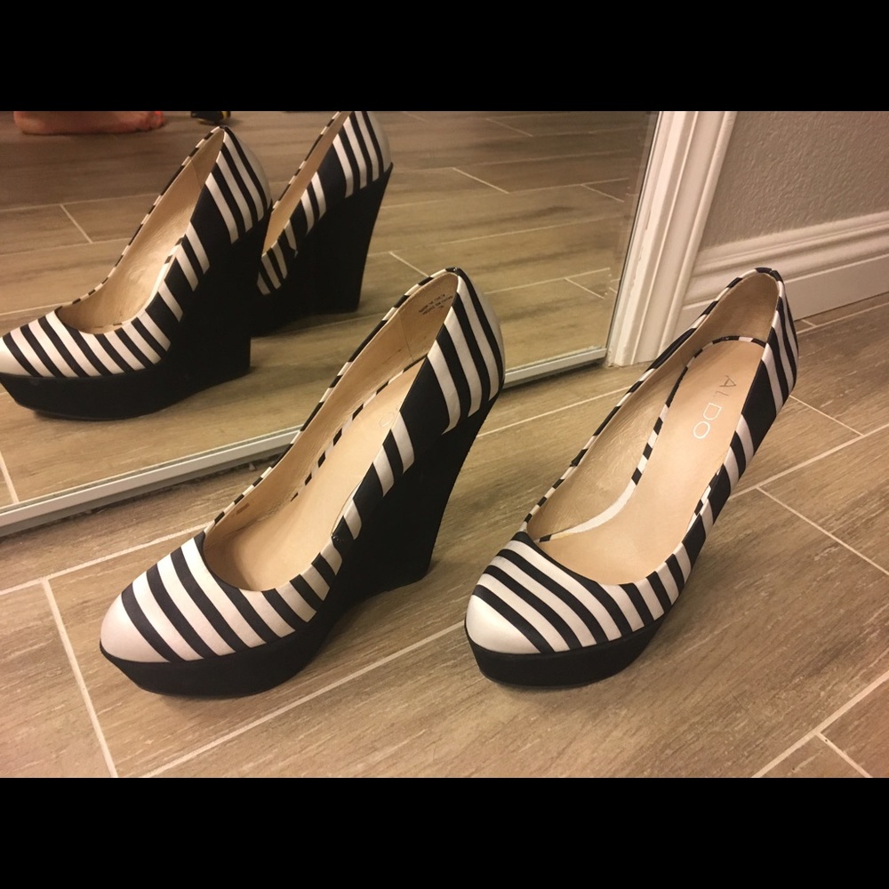 Aldo 6inch wedge. Black & White. Size 8 (38)