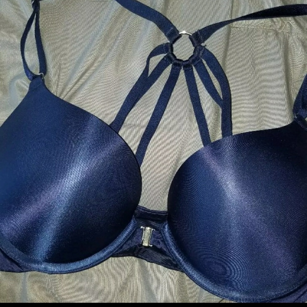 Victoria secret add 2 cup bra 32C. Bombshell
