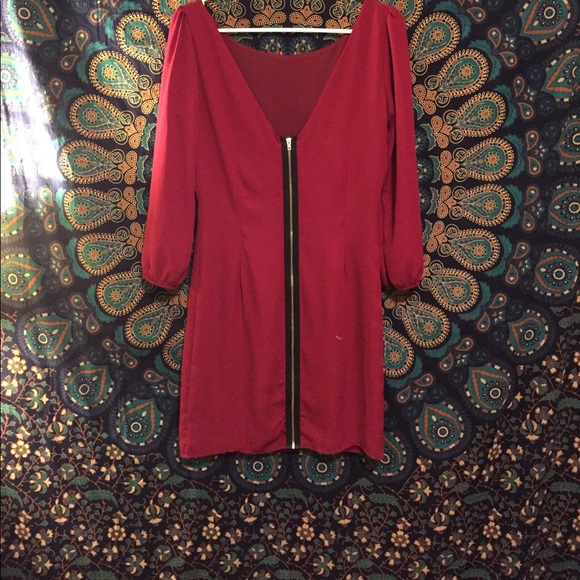 Red dress - Picture 2 of 2