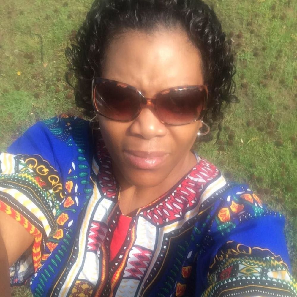 Meet your Posher, Lyn D