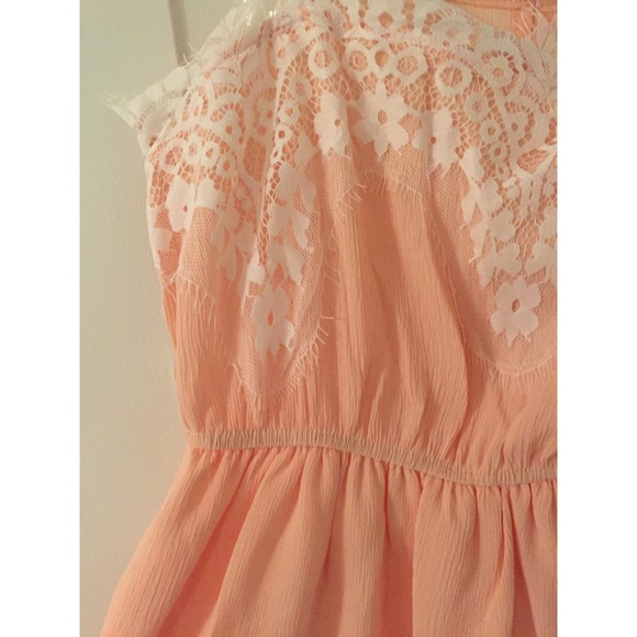 NWT Flattering Sundress in Peach 🍑 w/ Lace Detail - Picture 2 of 5