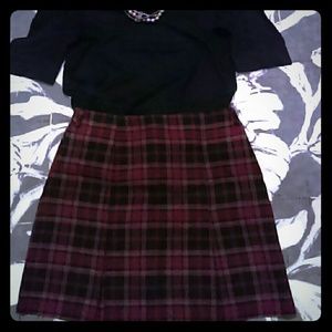 Cute plaid skirt with 2 front pleats