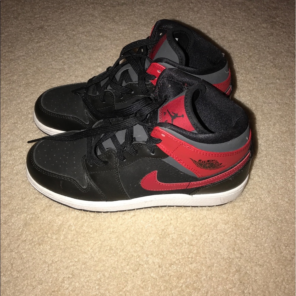 Retro Jordans fits 7-7.5 woman's