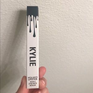 BRAND NEW KYLIE LIP KIT!! kymajesty