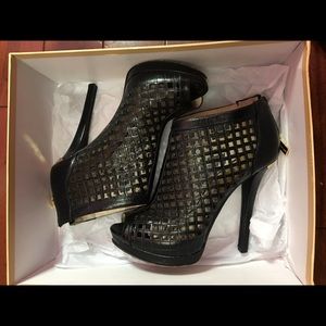 Michael Kors Graham Bootie black leather 7/1/2