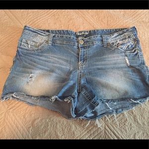 Amethyst Size 18 Denim Shorts