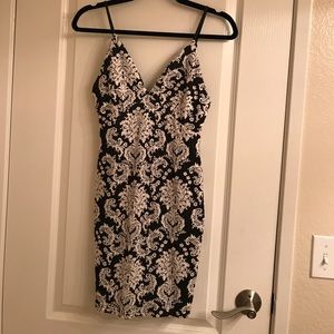 HOT ASTR black & white dress - small