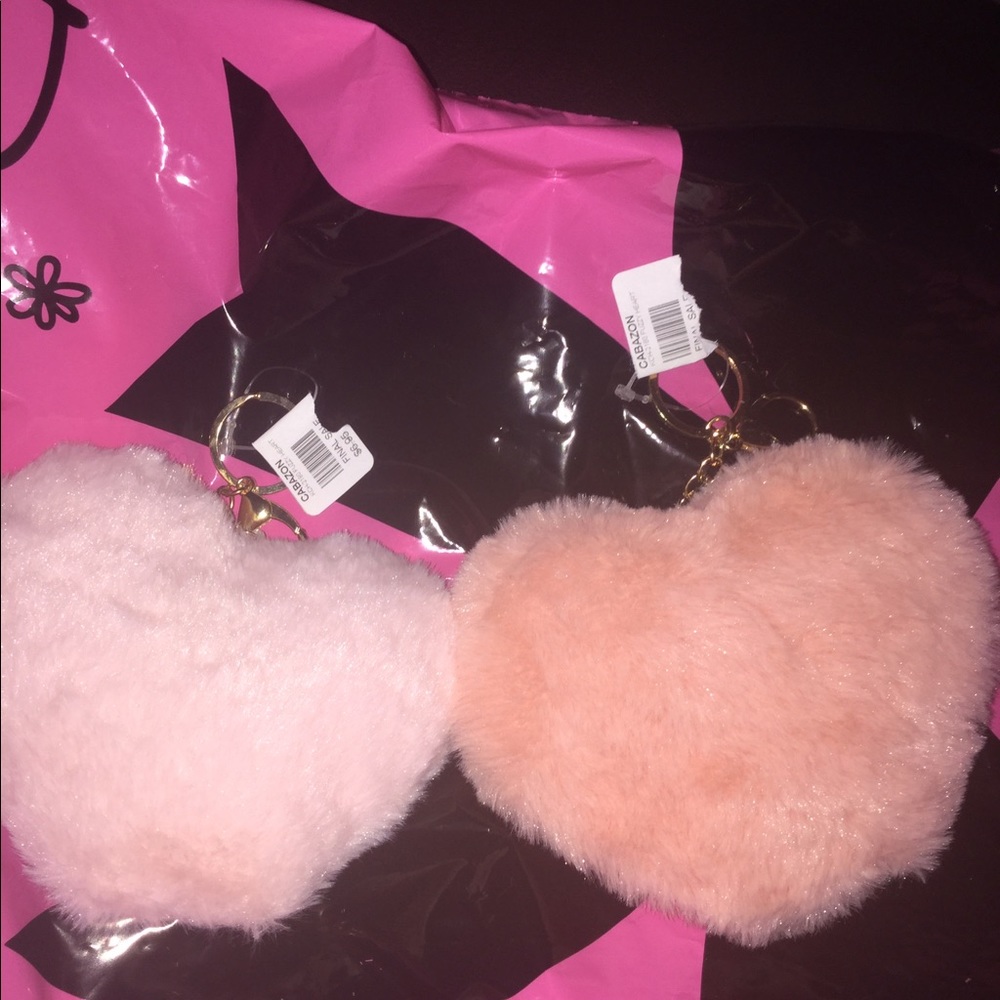 2 cute keychain ❤️ heart size large