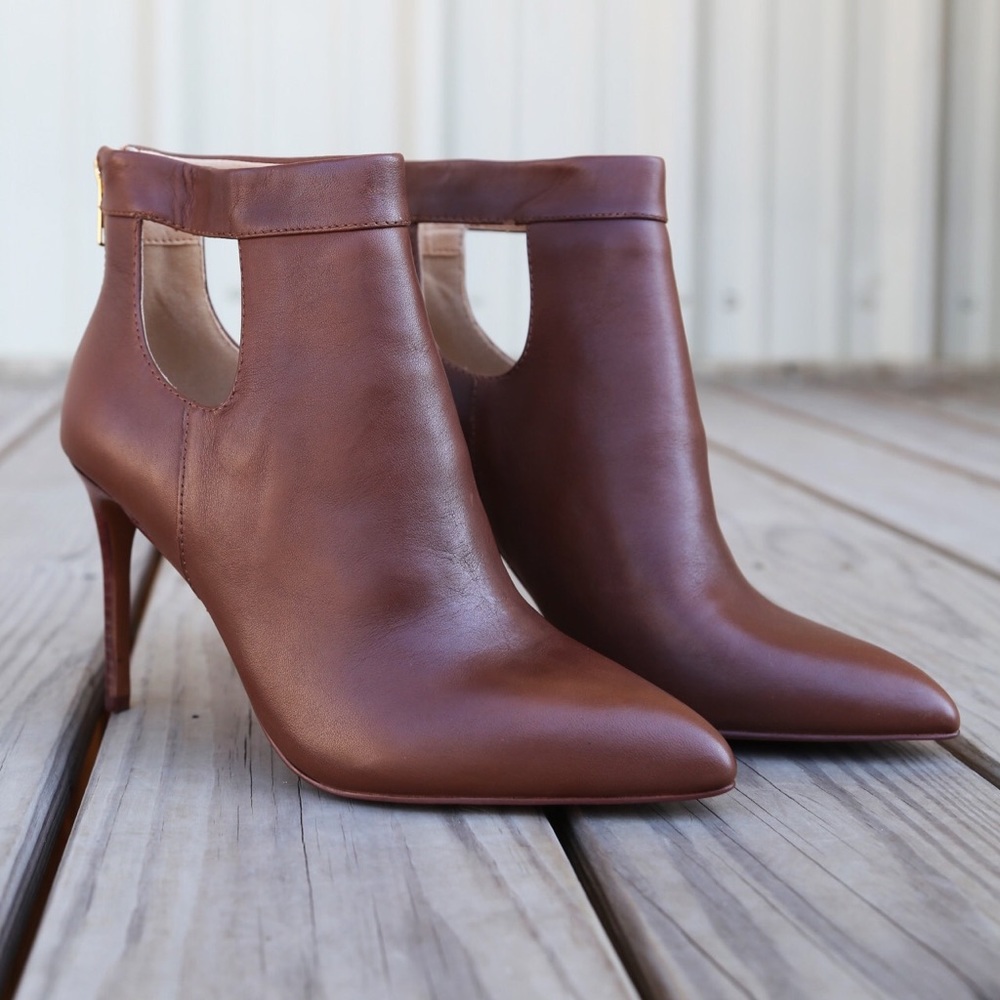 Cut Out Pointy Toe Leather Booties