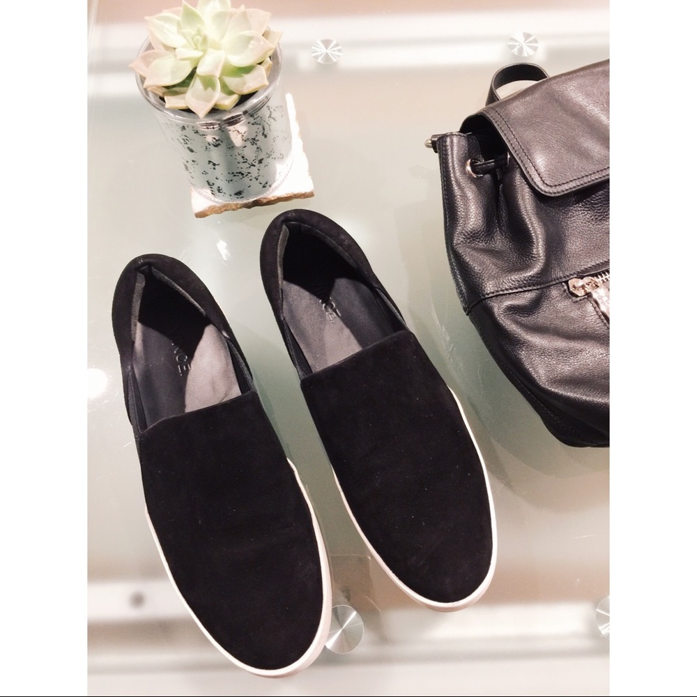 VINCE. SUEDE BLACK FLAT SNEAKERS SHOES SLIP ON 5.5