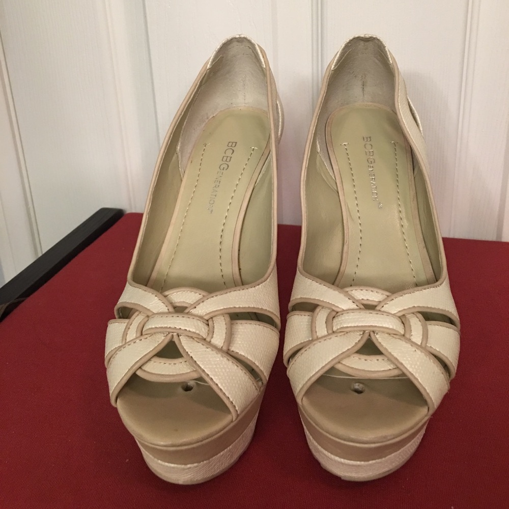 BCBGENERATION super sexy island platform heel