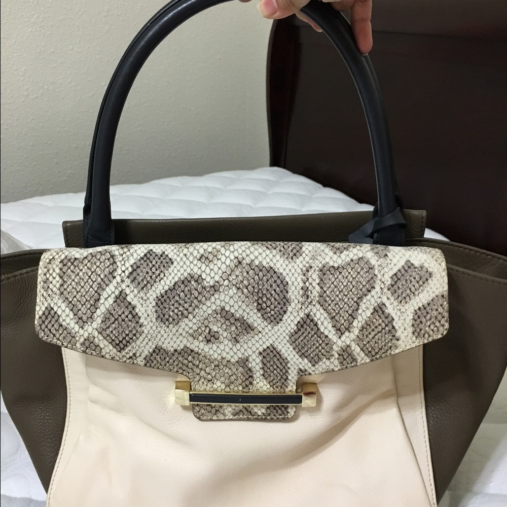 Vince Camuto Medium size bag