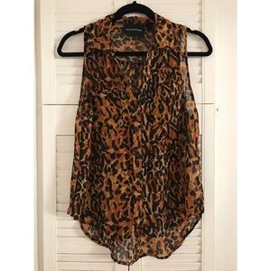 MINKPINK sleeveless summery blouse.