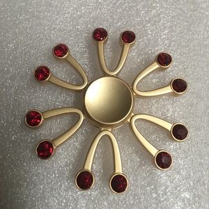 Pearl Red Gem Spinner