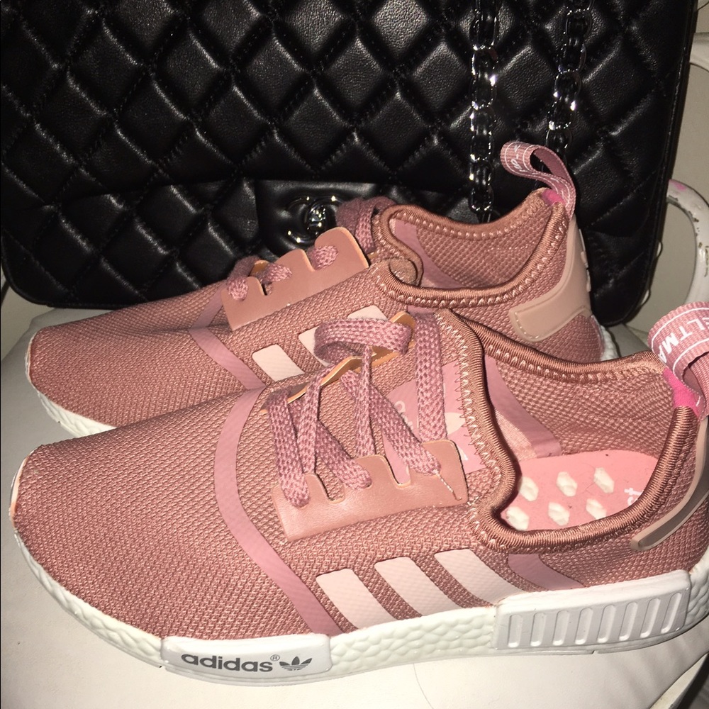 Nmb r1 salmon pink