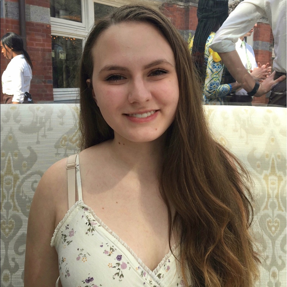 Meet your Posher, Izzie