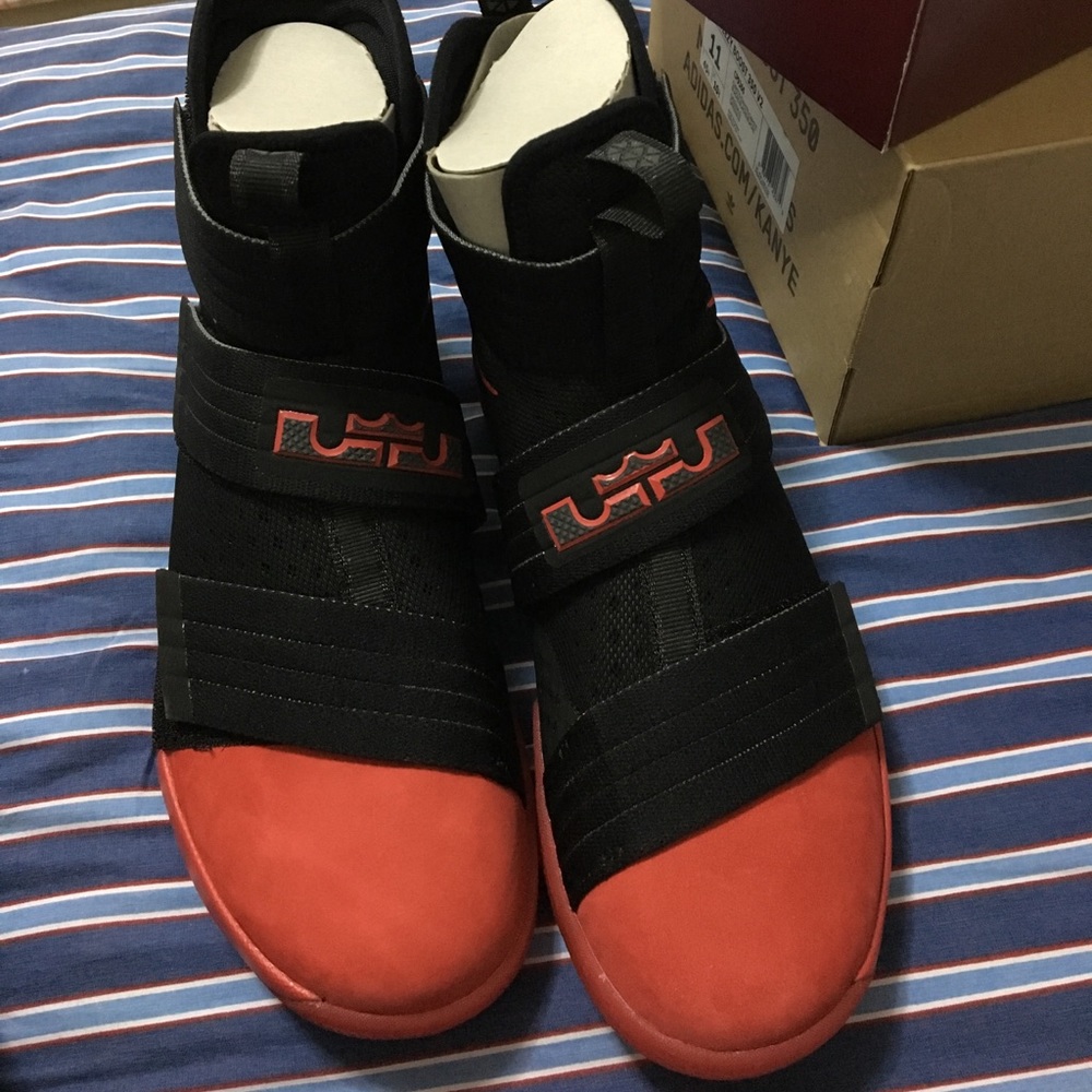 SOLD——————— Nike Lebron soldier 10 basketball shoe