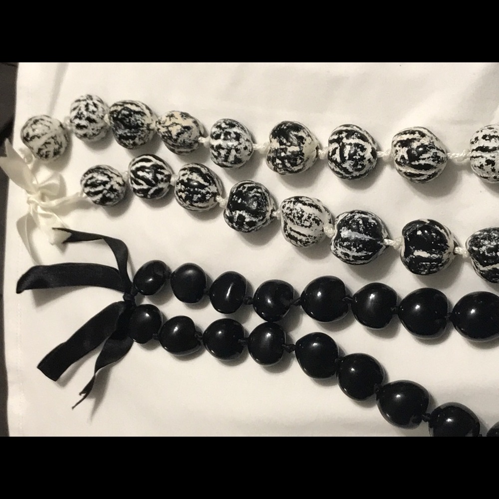 Kukui Nut and Ribbon Necklace