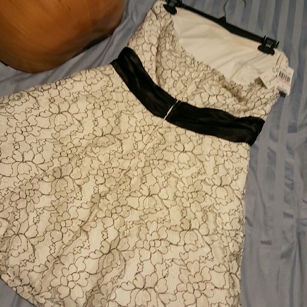 Women dress - Picture 4 of 7