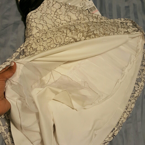 Women dress - Picture 2 of 7