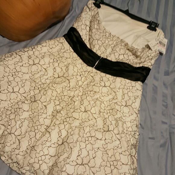 Women dress - Picture 4 of 7