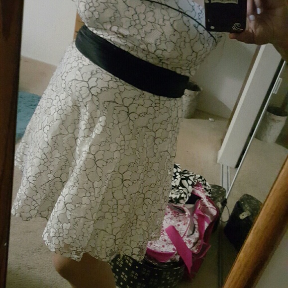 Women dress - Picture 7 of 7