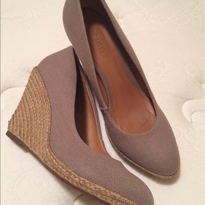 Greige colored wedges