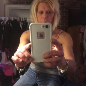 Meet your Posher, Debbie