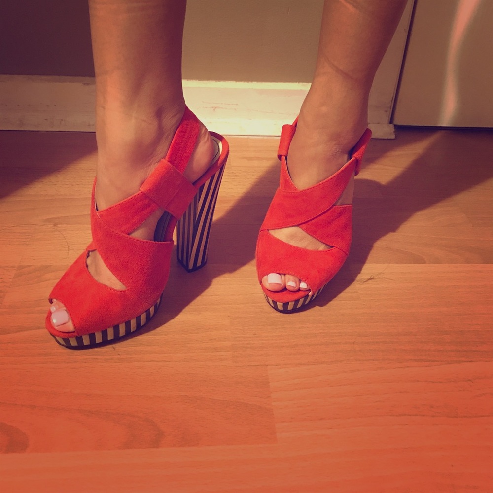 Orange-red suede heel
