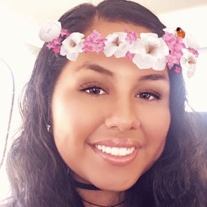 Meet your Posher, Julissa