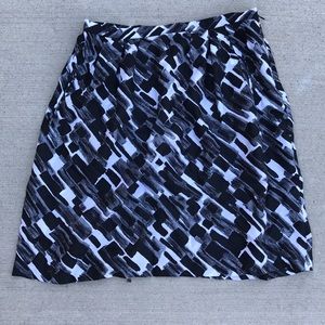 Black and White Skirt by Micheal Kors Size 10