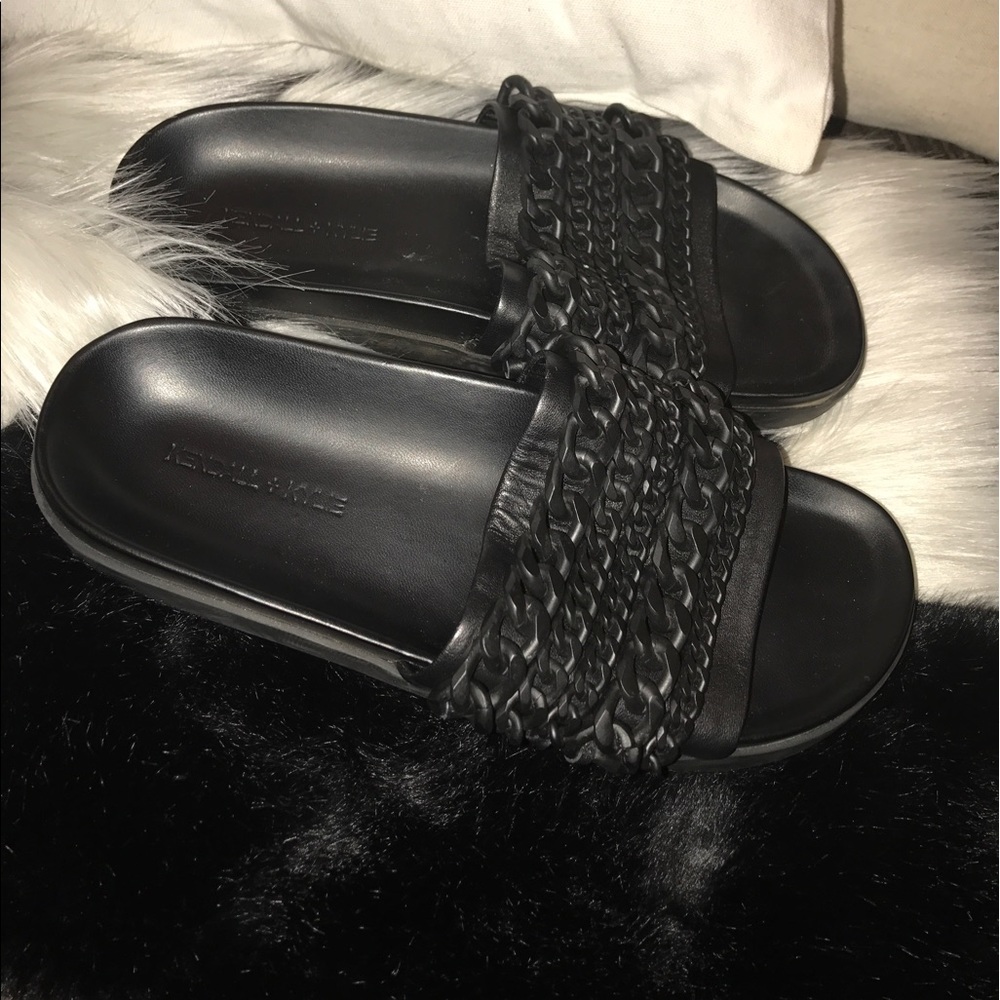 Kendall & Kylie flip flops