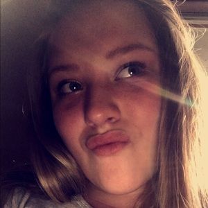 Meet your Posher, Mackenzie