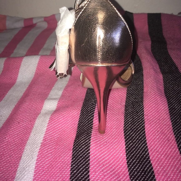 Heels - Picture 3 of 4