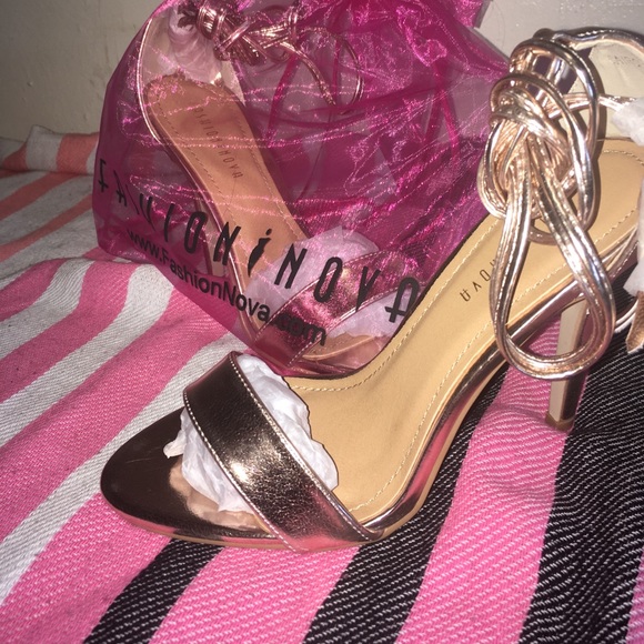 Heels - Picture 4 of 4