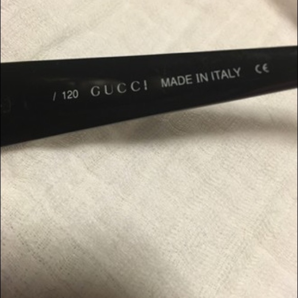 ๐ SOLD ๐ on Vestiaire GUCCI 2457 black sunglasses, logo G Gucci temple - Picture 6 of 8