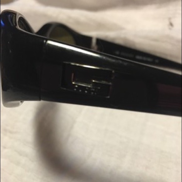 🌟 SOLD 🌟 on Vestiaire GUCCI 2457 black sunglasses, logo G Gucci temple - Picture 7 of 8