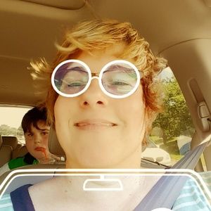 Meet your Posher, Lori