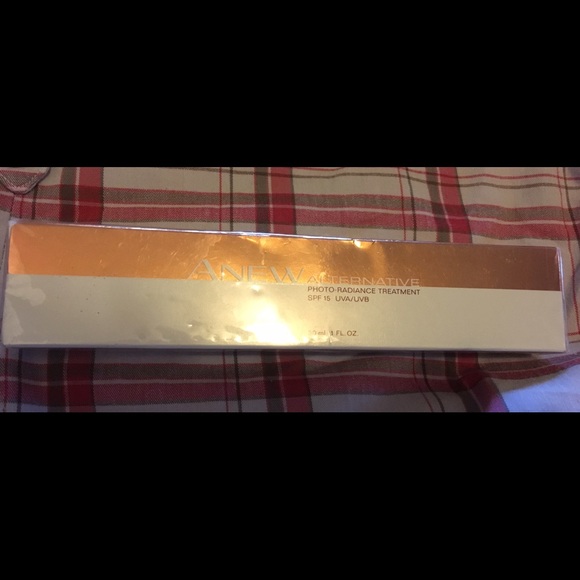 anew alternative photo-radiance treatment SPF 15 - Picture 1 of 1