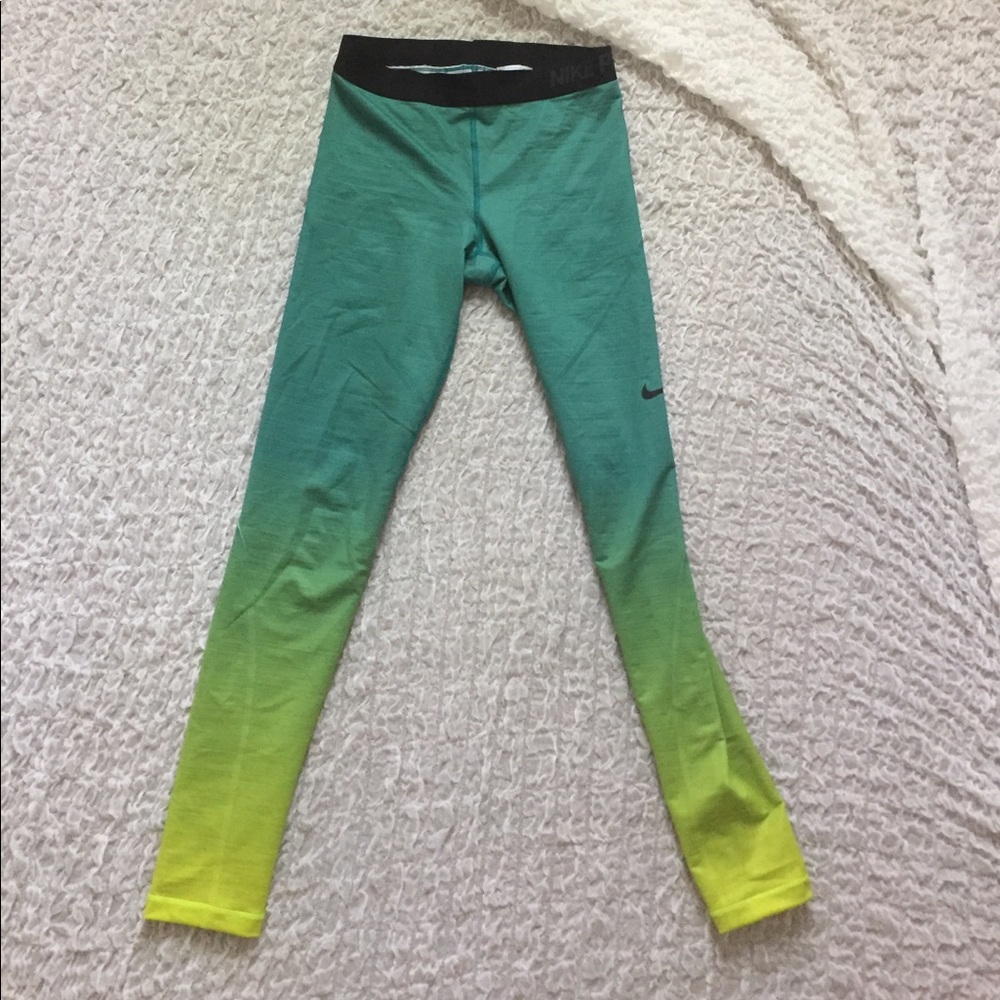 Nike Pro Hyperwarm Print Tights