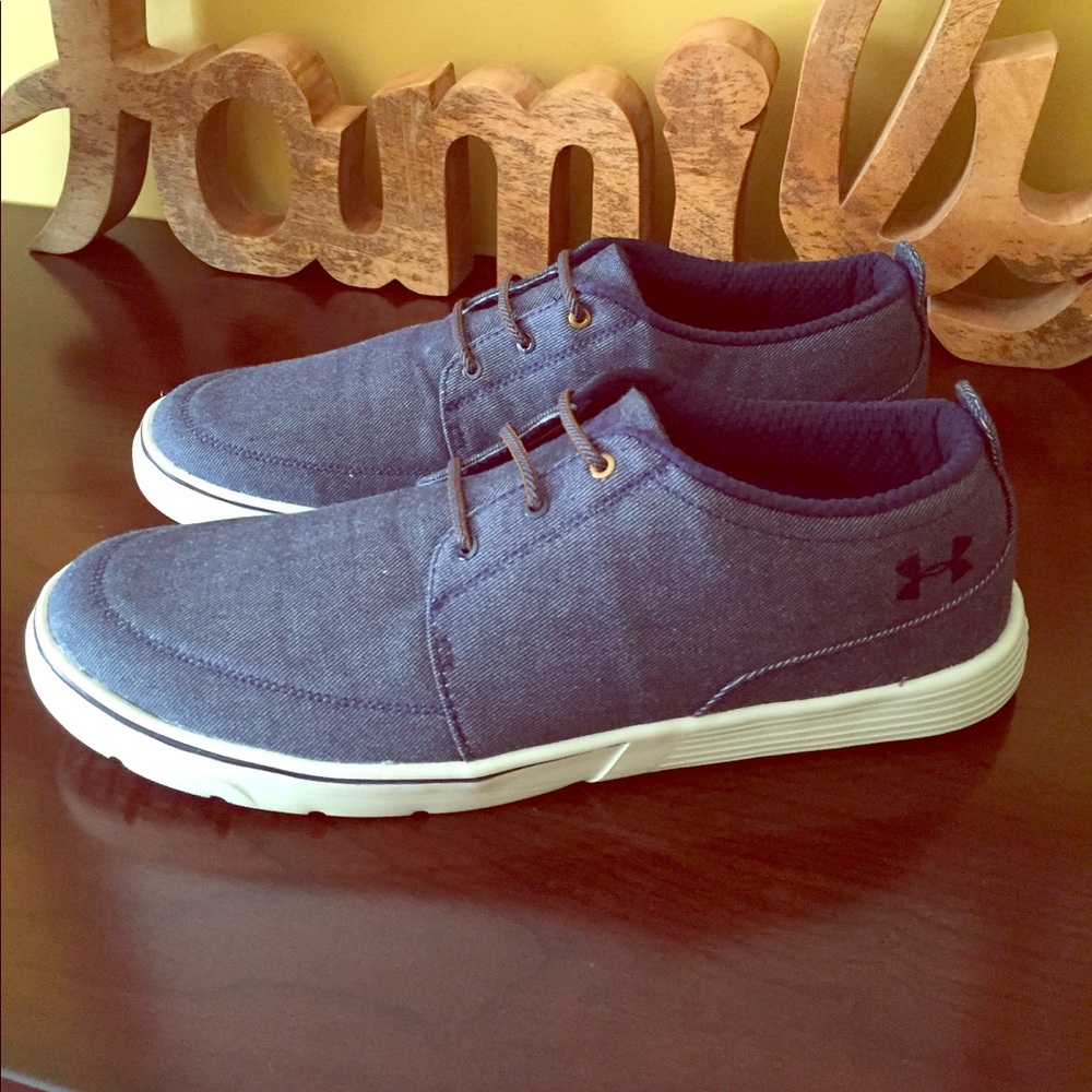 Men's Under Armour light weight shoes