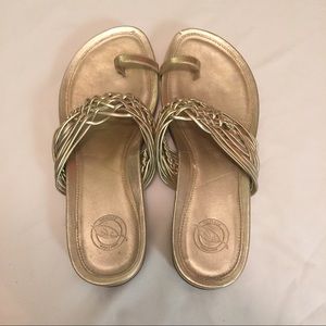 Nurture gold Sandals size 9