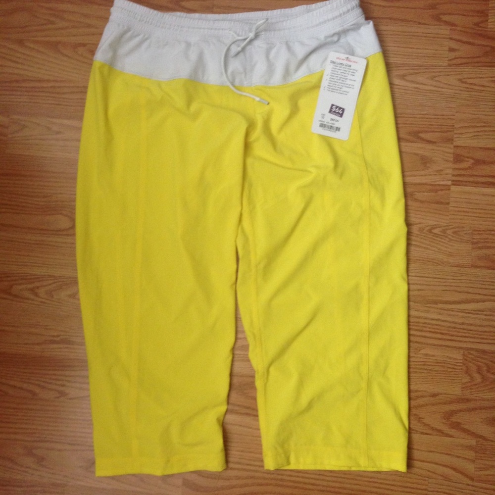 NWT Lululemon Step Lively Crops