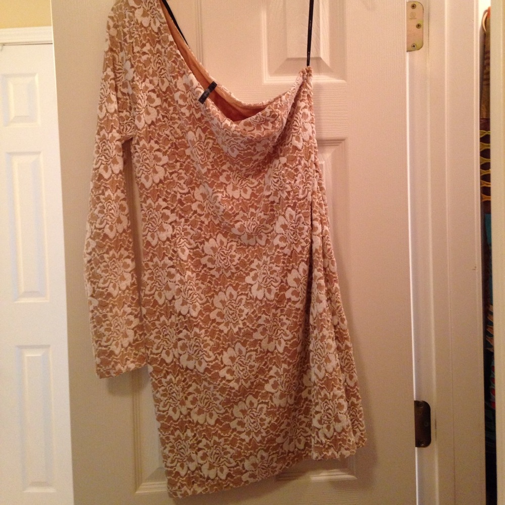 One shoulder bodycon dress.