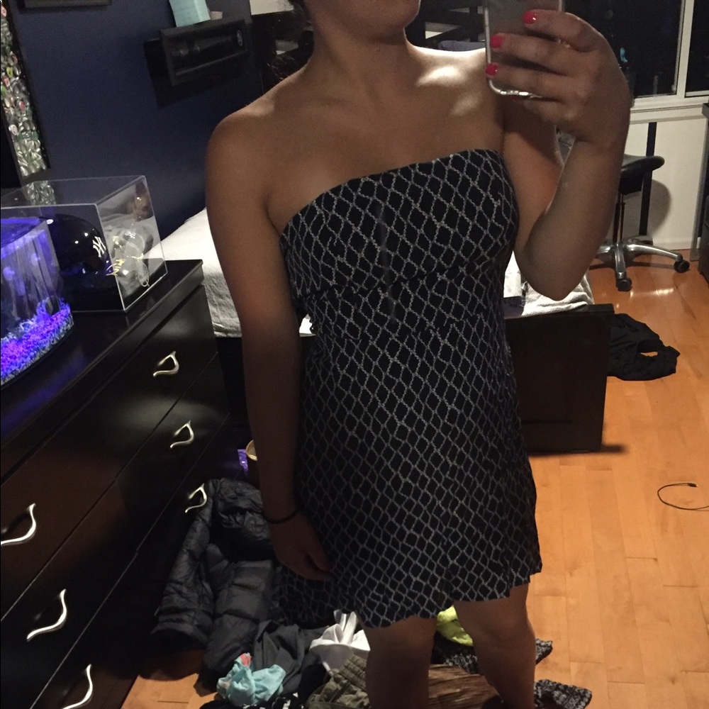 Blue/white patterned dress