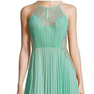 BCBGMAXAZRIA dress - lace pleated dress